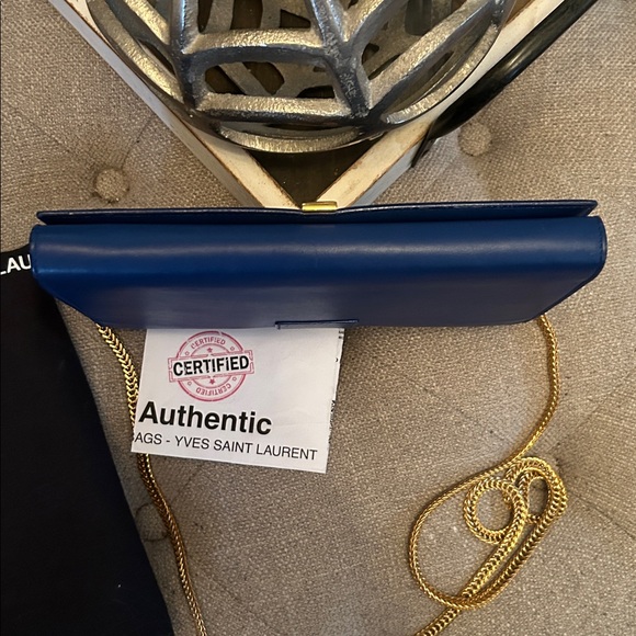 Yves Saint Laurent Y-Linge Clutch/Crossbody Gold Chain bag - Picture 6 of 11
